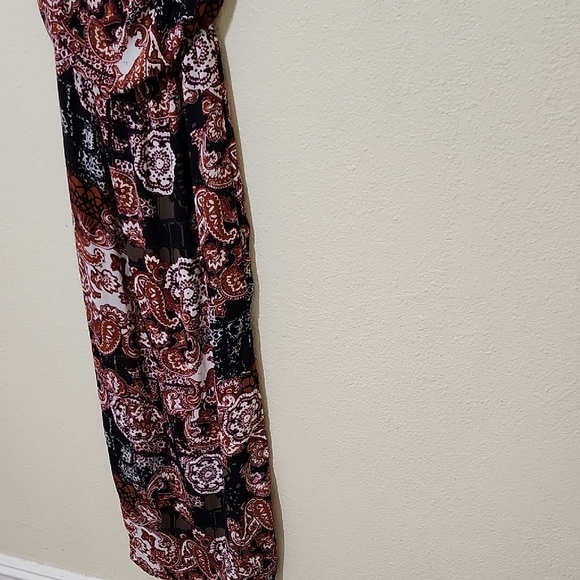 Elegant Paisley Maxi Dress - Picture 4 of 12